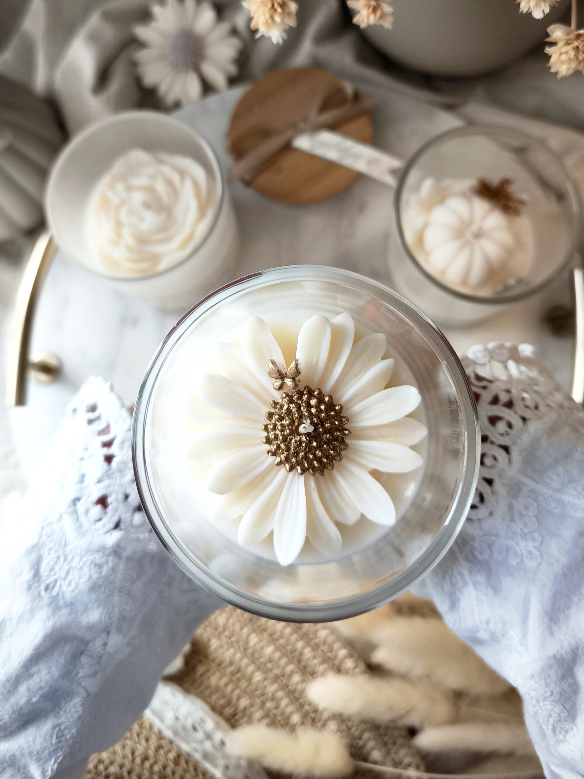 Świeca sojowa Stokrotka ze złotym akcentem - obrazek 7