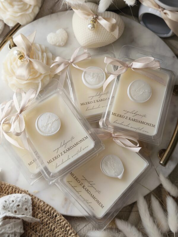 Woski zapachowe, kominki i zawieszki zapachowe