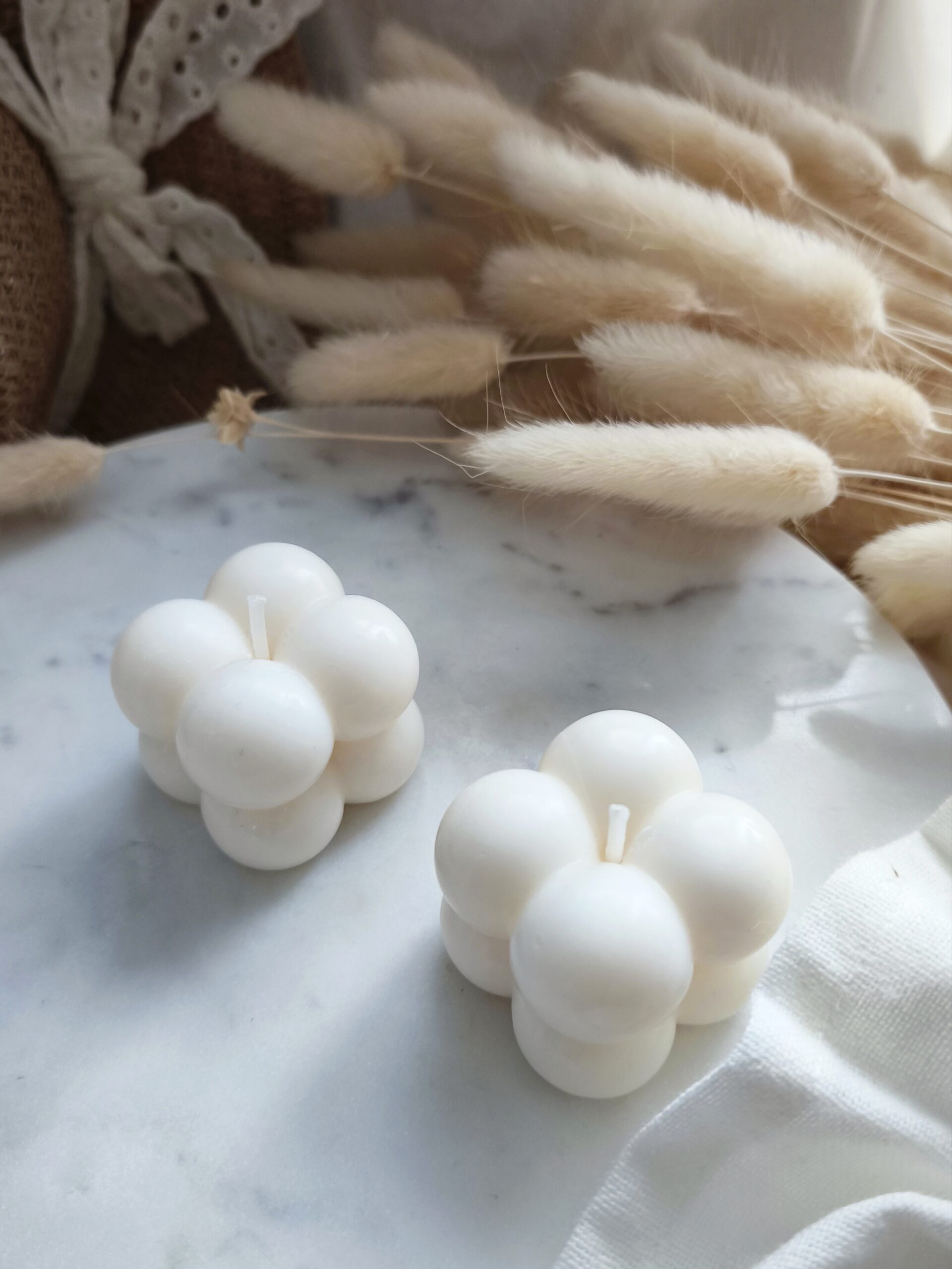 Świeca sojowa Bubble o zapachu Tulip Bloom - podziękowania dla gości w papierowym opakowaniu - obrazek 5