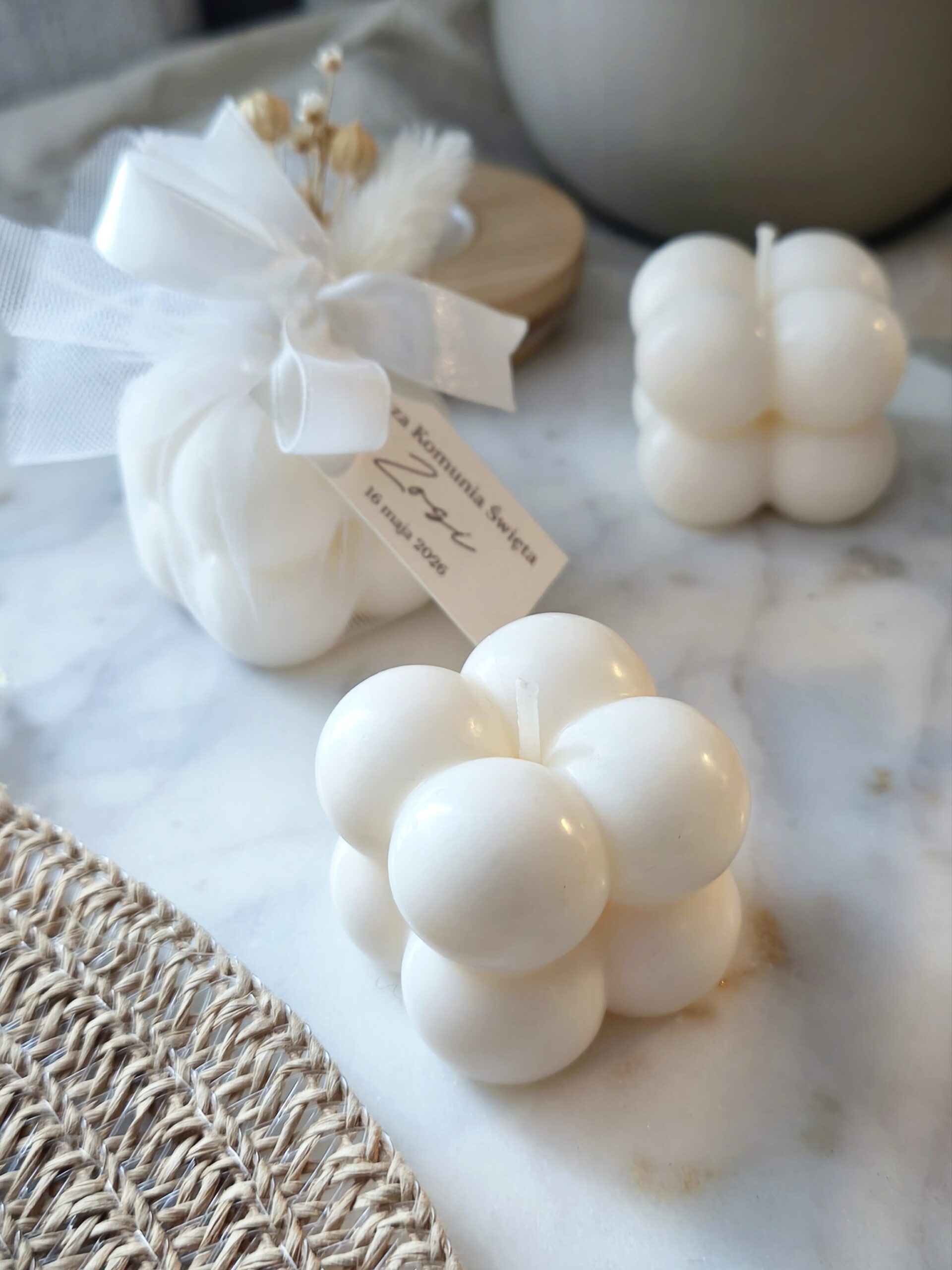 Świeca sojowa Bubble o zapachu Tulip Bloom – podziękowania dla gości w tiulu - obrazek 6